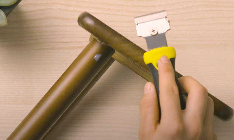 Australia how to remove super glue furniture teaser image