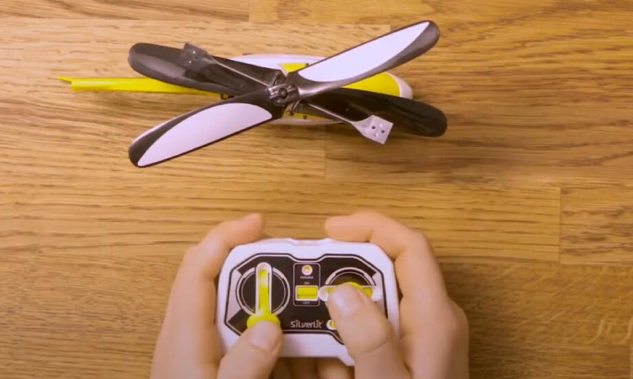 Bostik DIY Poland Tutorial How to repair a hard plastic object using glue teaser image