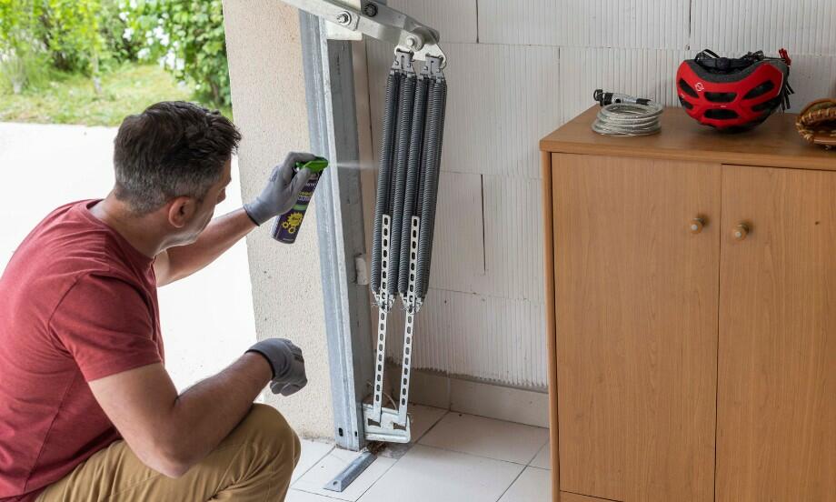 Bostik DIY Poland lubricant garage door sliding door teaser image