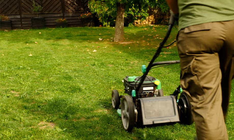 Bostik DIY Moldova Waterstop Tease Image repara sasiul masinii de tuns iarba