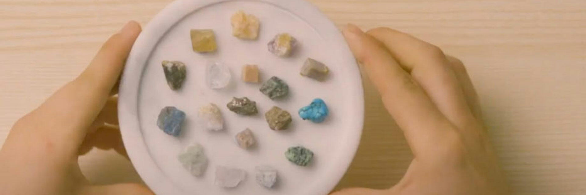 Πώς να κάνετε διακοσμήσεις με το Blu Tack®