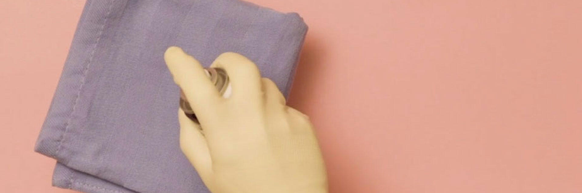 Bostik DIY Greece How to remove blu tack stains from wall teaser image