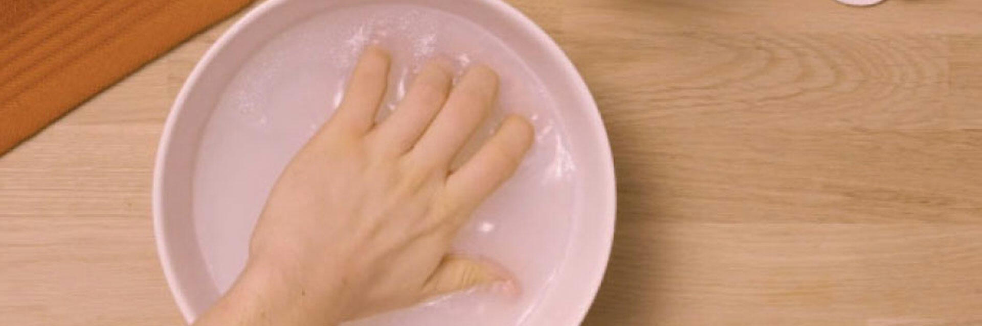 Bostik DIY Greece How to remove super glue from hands teaser image