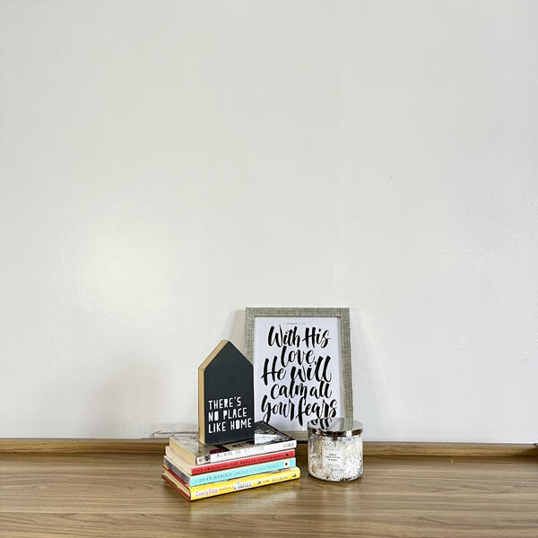 Bostik-DIY-PH-How to Keep Flowers in Place with Blu-Tack-Step 1-600x600