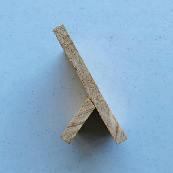 Bostik-DIY-Philippines-How-to-Create-Your-Own-Phone-Holder-step-2