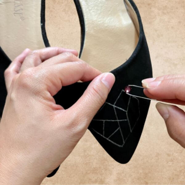 Bostik-DIY-Philippines-How-to-Glam-Up-Your-Shoes-step-5