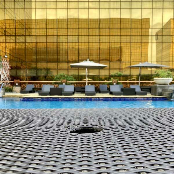 Bostik-DIY-Philippines-tutorial-Vlogging-Made-Easy-with-Bostik-Blu-Tack-step-1