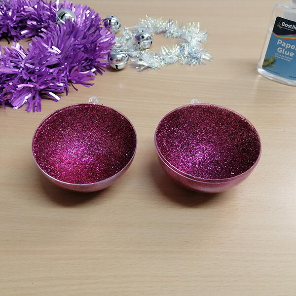 Bostik-DIY-South-Africa-Tutorial-Christmas-Unicorn-Baubles-step-1