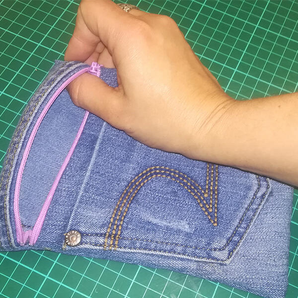 Bostik-DIY-South-Africa-Tutorial-Sew-Simple-Pencil-Bag-step-3.2