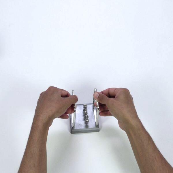 Bostik-DIY-United-Kingdom-Ideas-Inspiration-Repair-Pendulum-step-3