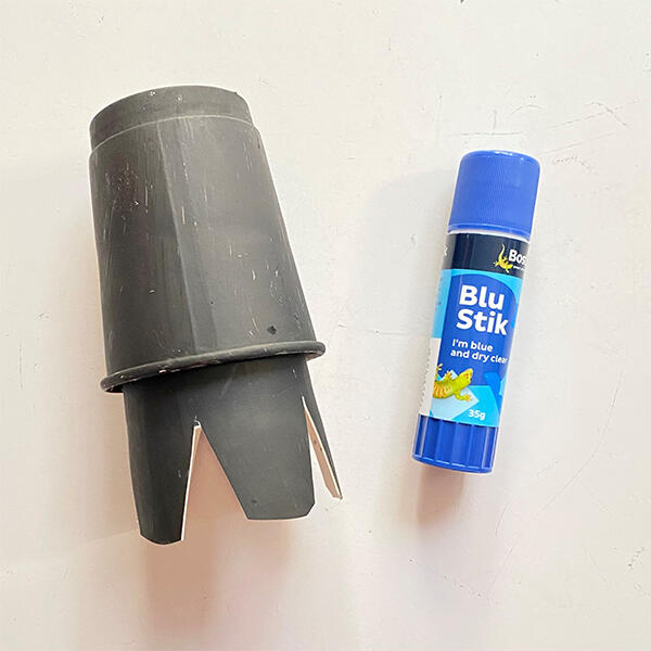 bostik-australia-diy-halloween-bobbing-ghosts-step9