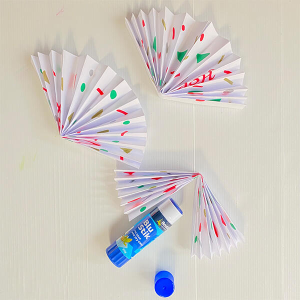 bostik-diy-australia-christmas-party-fan-step4