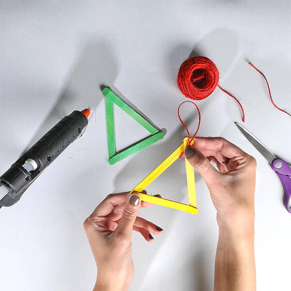 bostik-diy-australia-tutorial-christmas-tree-decorations-Step-2