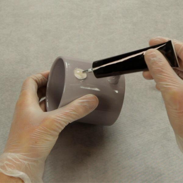 diy-bostik-uk-all-purpose-glue-application-1-600x600px_0