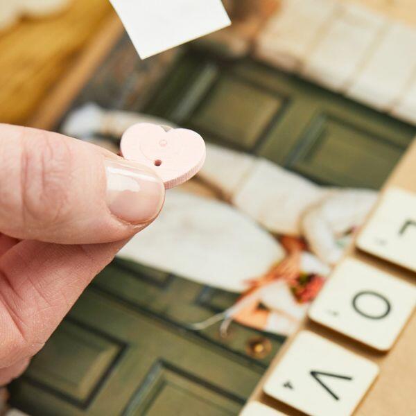 diy-bostik-uk-extra-strong-glu-dots-600x600px (2)