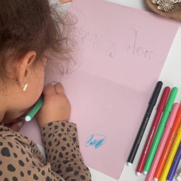 diy-bostik-uk-ideas-inspiration-diy-3d-card-using-foam-pads-step-4