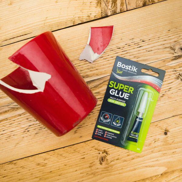 diy-bostik-uk-super-glue-non-drip-gel-application-1-600x600px