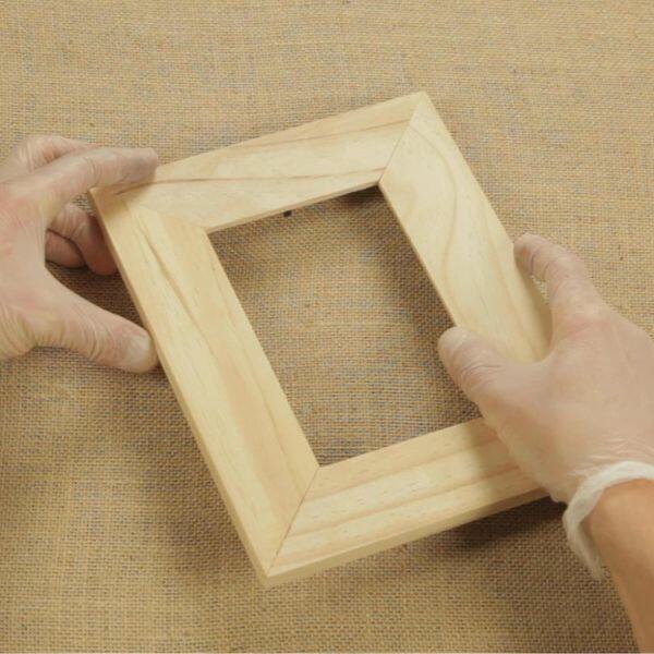 diy-bostik-uk-super-glue-non-drip-gel-application-5-600x600px