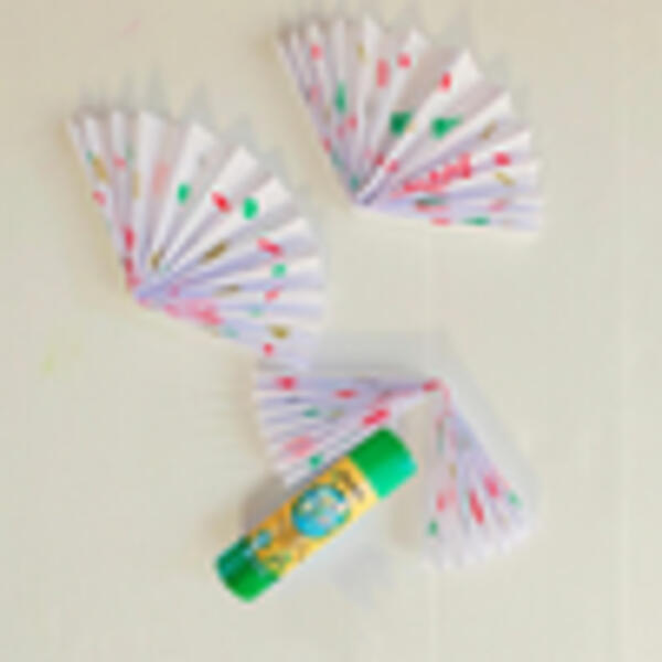 bostik diy new zealand tutorial paper fans Step 4