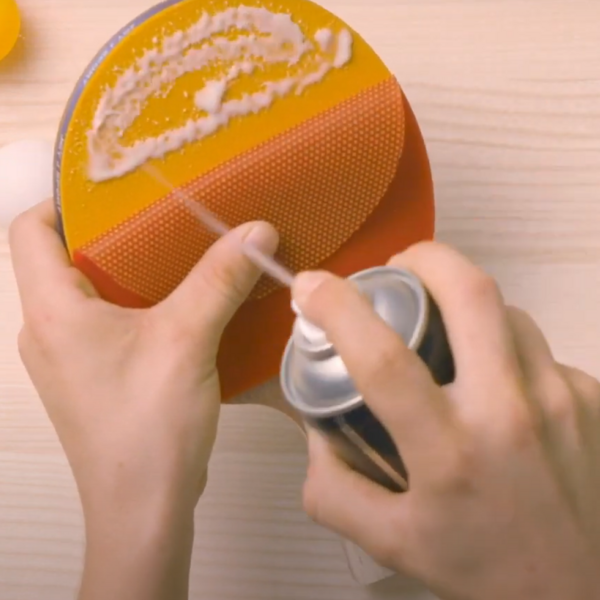 Bostik DIY Poland how to use contact adhesive spray Step2