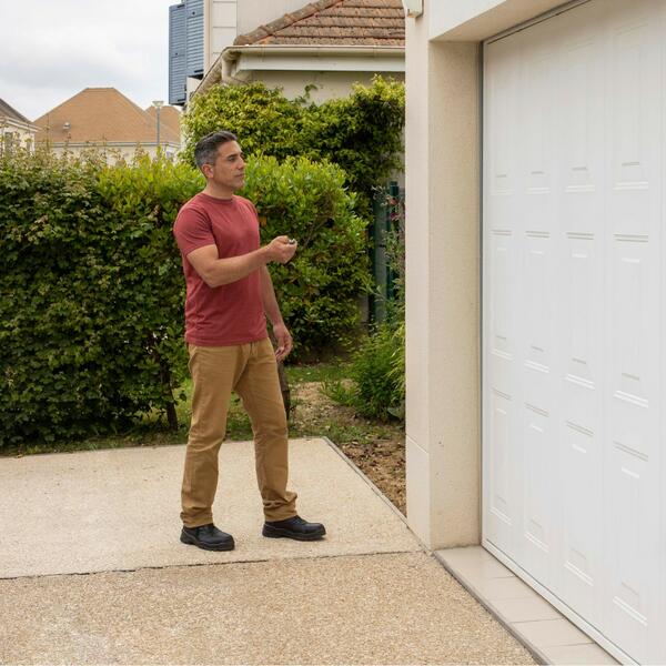 Bostik DIY Poland lubricant garage door sliding door Step 3