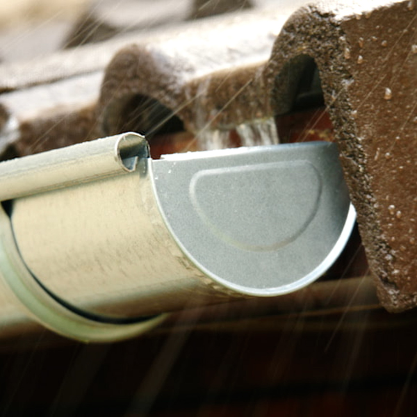 Bostik DIY Moldova Waterstop IMAGE repara suduri fisurate din jgheab Step 5