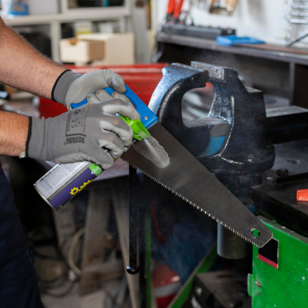 Bostik DIY Moldova deblocarea suruburilor ruginite blocate step 6