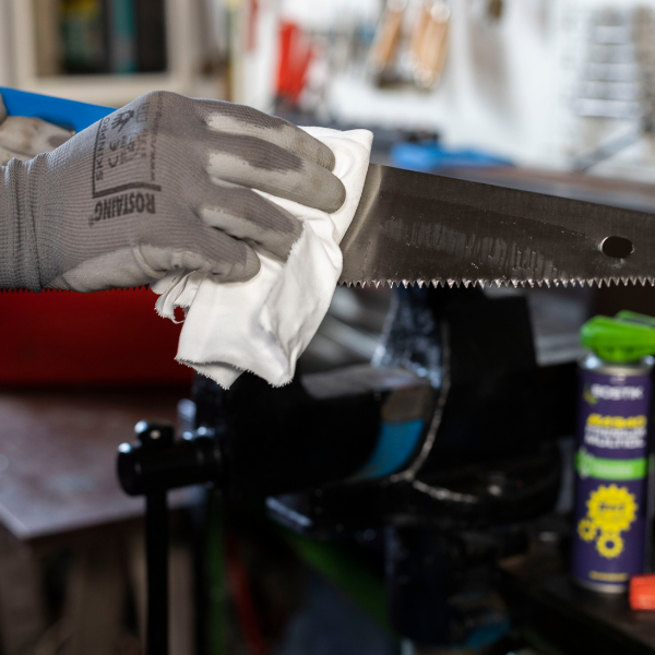 Bostik DIY Moldova deblocarea suruburilor ruginite blocate step 8