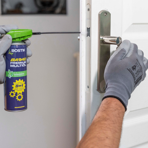 Bostik DIY Moldova intretinerea balamalelor silentioase step 3