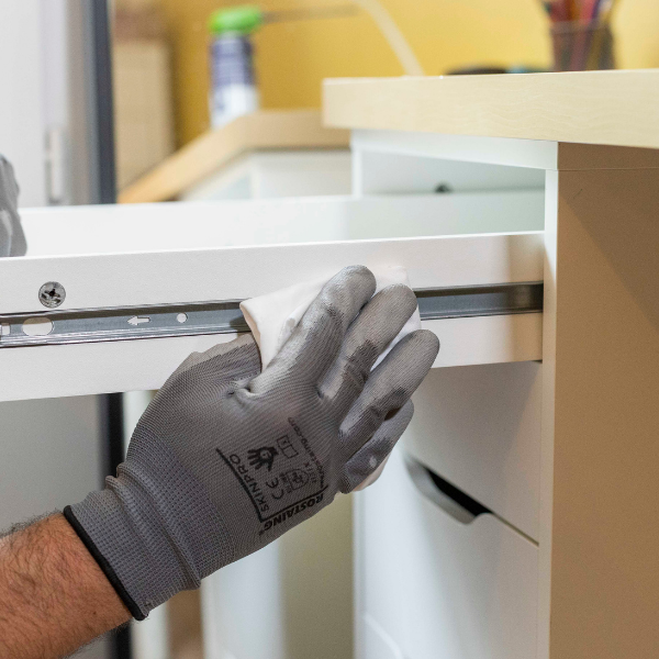 Bostik DIY Moldova lubrifierea mecanismelor step 4