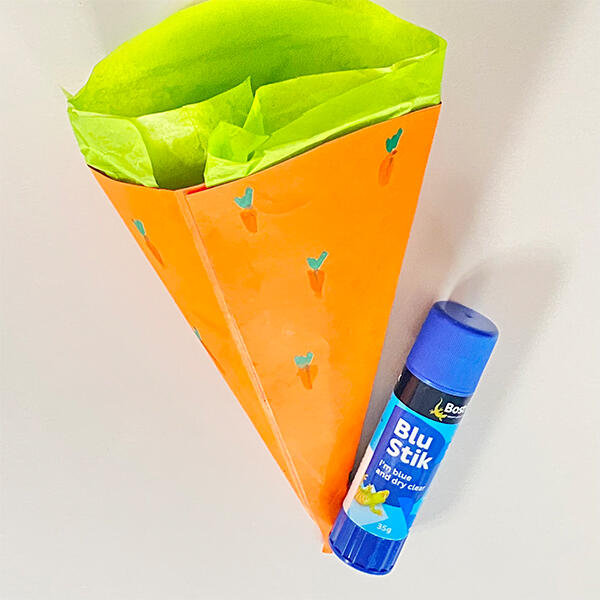 Bostik DIY Hong Kong Mandarin Chinese easter carrot basket step 9