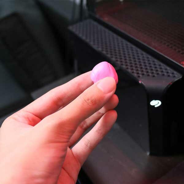 Bostik DIY Hong Kong Mandarin Chinese tutorial how to block light with blu tack step 2