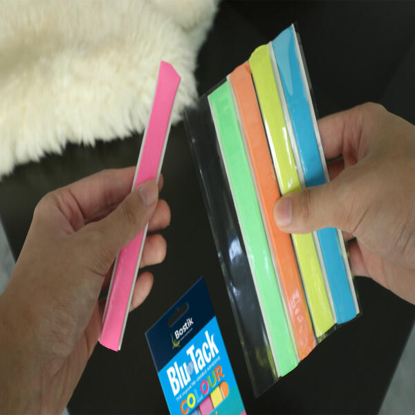 Bostik DIY Hong Kong Mandarin Chinese tutorial how to keep your floor rugs in place using blu tack step 1