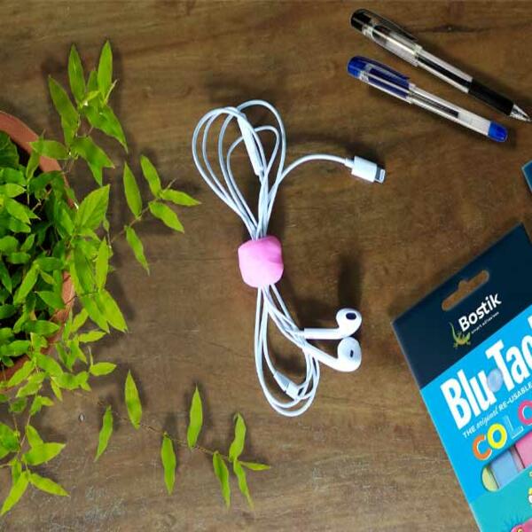Bostik DIY Hong Kong Mandarin Chinese tutorial quick and easy way to organize your earphones with blu tack colour step 3