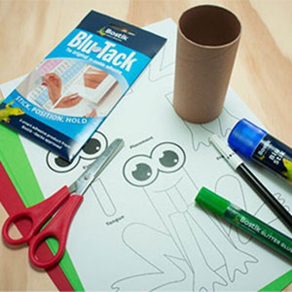 Bostik DIY Hong Kong Mandarin Chinese tutorial toilet roll frog step 1