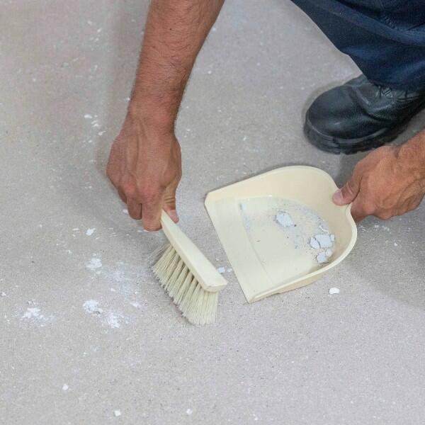 Bostik DIY Poland how to door frames turbo plus step 2