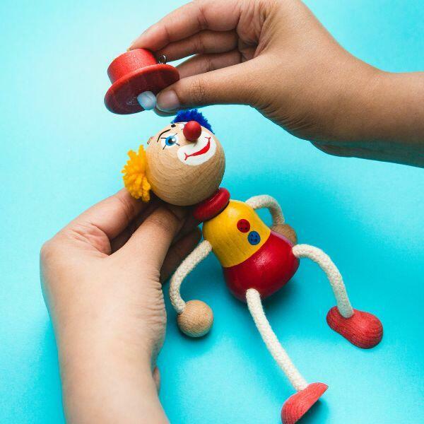 Bostik DIY Moldova RO BluTack stationery blu tack app 9